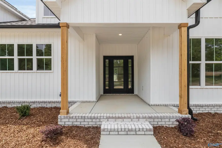 318 Elgin Hills Drive, Rogersville, AL 35652 - #2