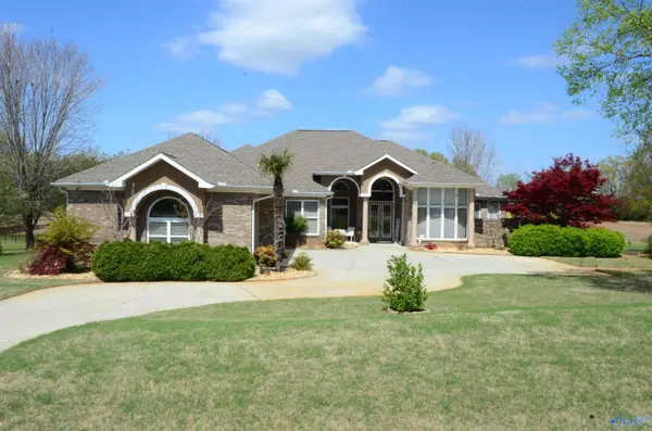 12820 Saint Andrews Drive, Athens, AL 35611