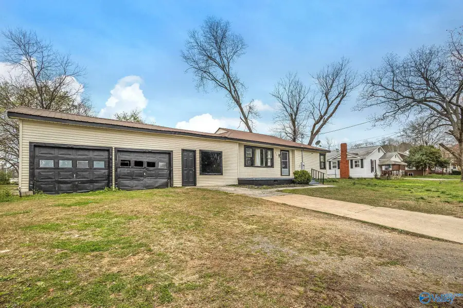 617 College Avenue, Boaz, AL 35957 - #2