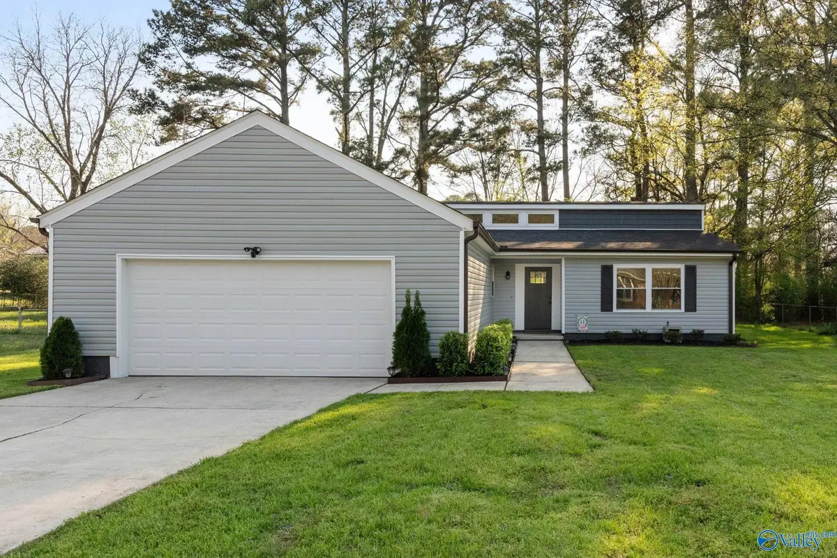 507 Forrest Park Ct, Huntsville, AL 35806 - #1