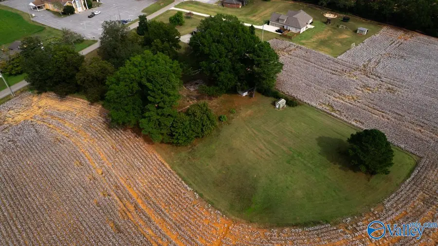 142 County Lake Road, New Market, AL 35761 - #3