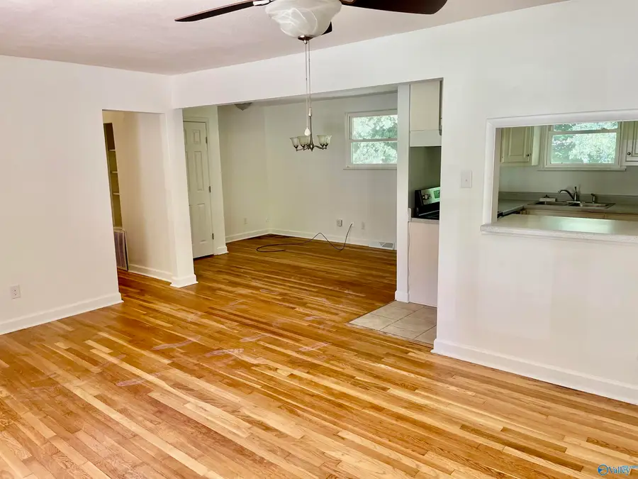 513 Jeffery Drive Nw, Huntsville, AL 35806 - #2