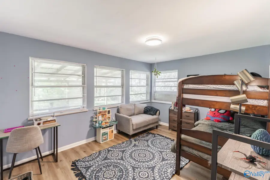 2916 Holiday Drive Sw, Huntsville, AL 35805 - #3