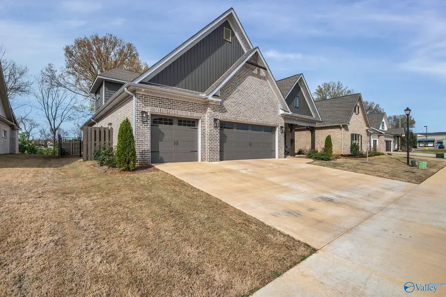 1904 Rosebury Lane Sw, Huntsville, AL 35803 - #3