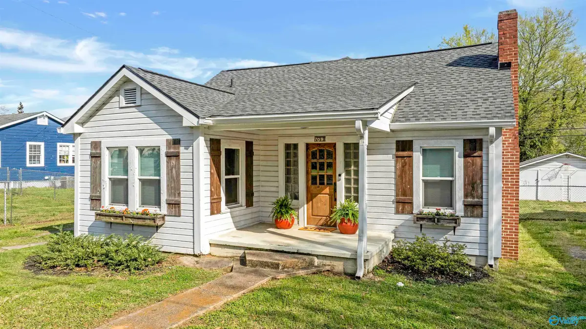 709 NW Alabama Avenue Nw, Fort Payne, AL 35967 - #1