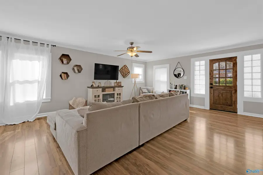 709 NW Alabama Avenue Nw, Fort Payne, AL 35967 - #2