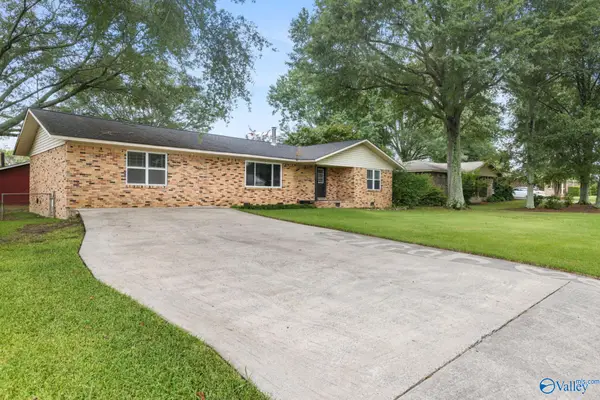 1941 Dialsdale Dr Sw, Cullman, AL 35055