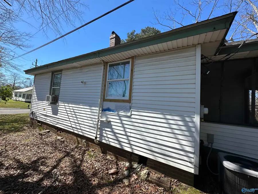 428 Hoke Street, Gadsden, AL 35903 - #3