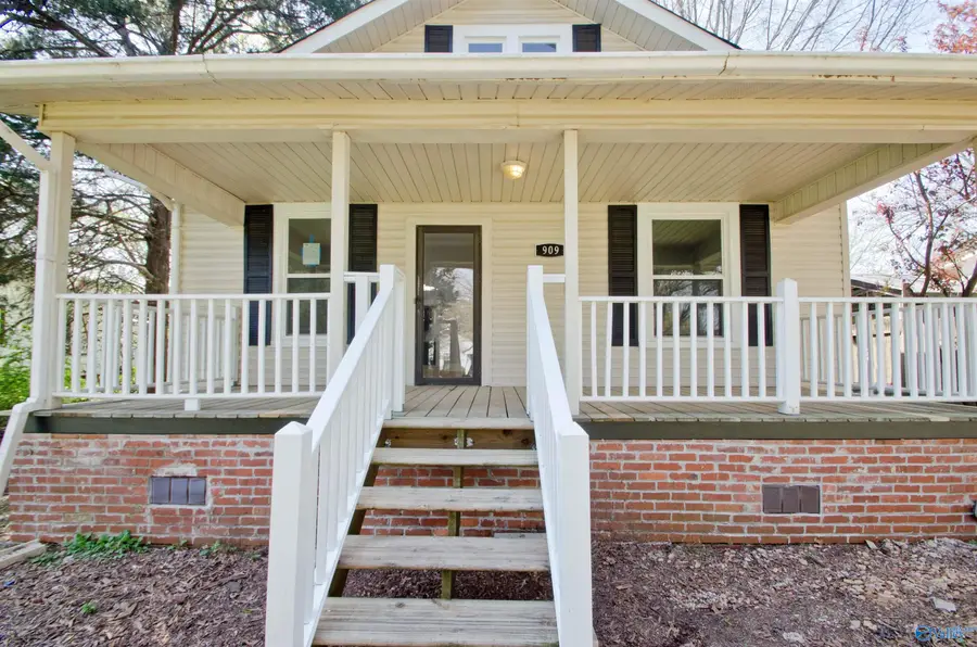 909 9th Street Se, Decatur, AL 35601 - #2
