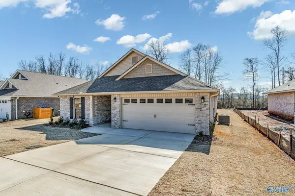 15438 Springbrook Trace, Athens, AL 35611