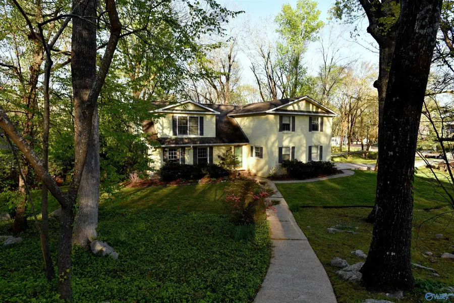 3033 Heatherhill Drive Se, Huntsville, AL 35802 - #2