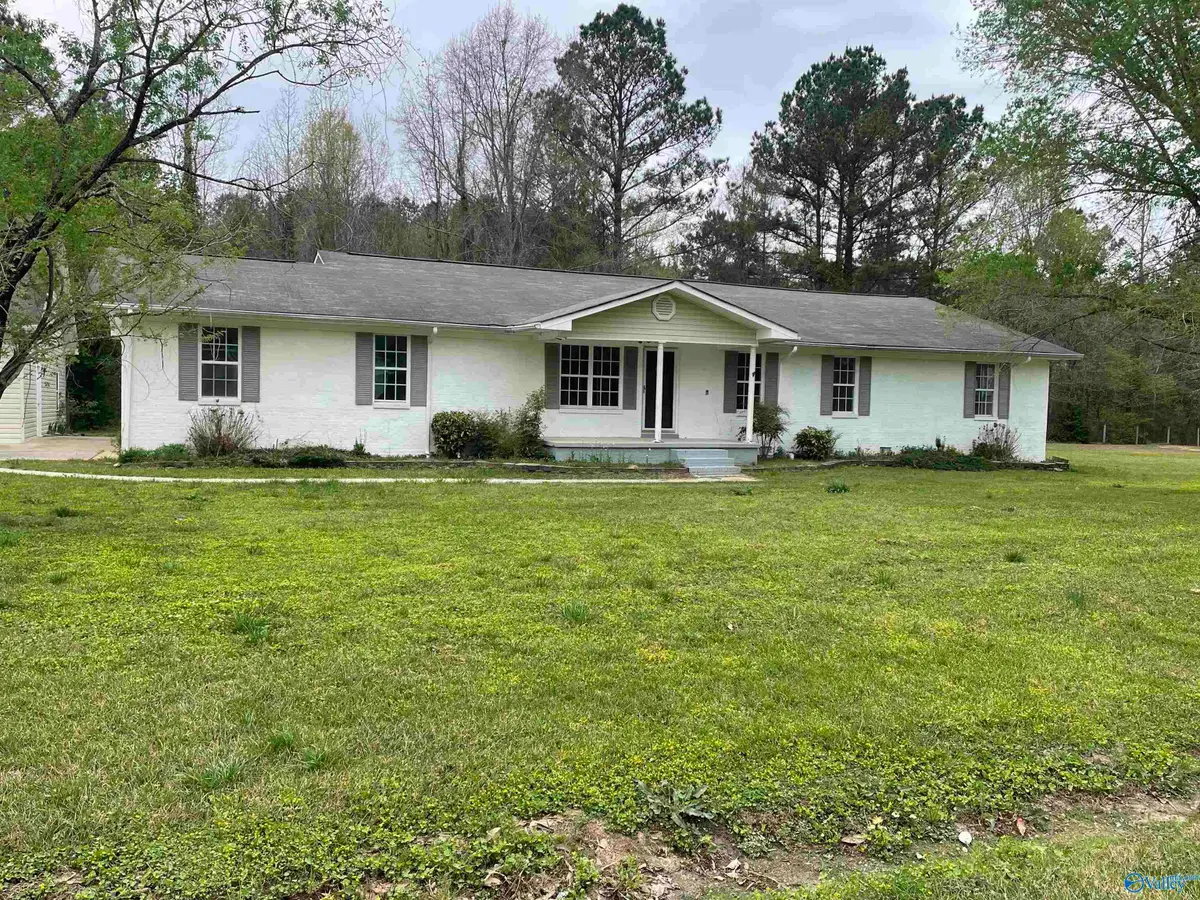 1421 Cove Creek Drive E, Glencoe, AL 35905 - #1