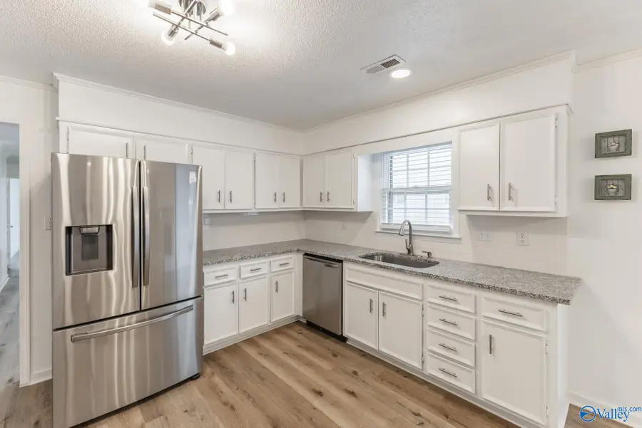 2201 Auburn Drive Sw, Decatur, AL 35603 - #3