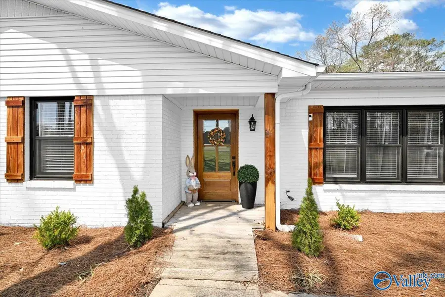 1403 Neighbors Lane Sw, Hartselle, AL 35640 - #2