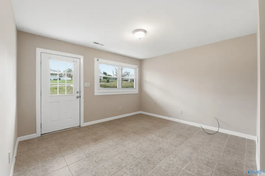 197 Wilkenson Drive Ne, Huntsville, AL 35811 - #3