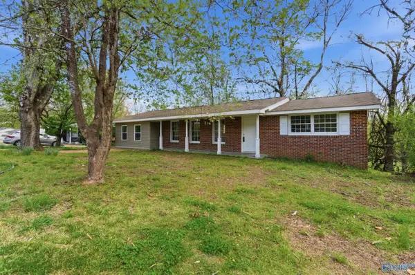 69 E Lakeside Drive, Florence, AL 35630