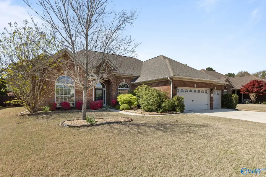 8510 Rolling Oaks Drive Se, Owens Cross Roads, AL 35763 - #2