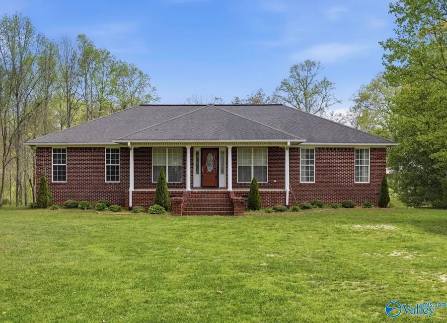 411 Garden Gate Circle, Crossville, AL 35962 - #2