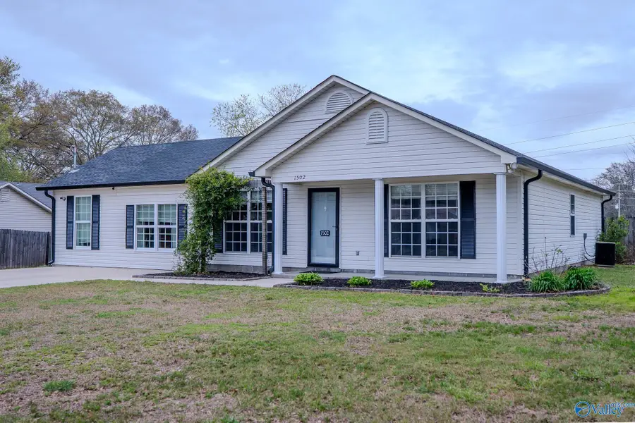 1502 Vest Street Sw, Hartselle, AL 35640 - #2
