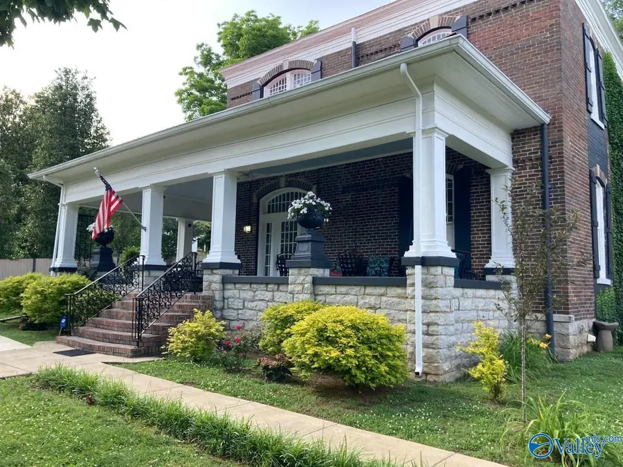 404 Washington Street E, Fayetteville, TN 37334 - #2