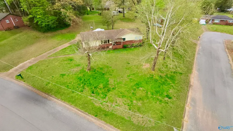 2115 NW Lynn Road, Huntsville, AL 35801 - #3