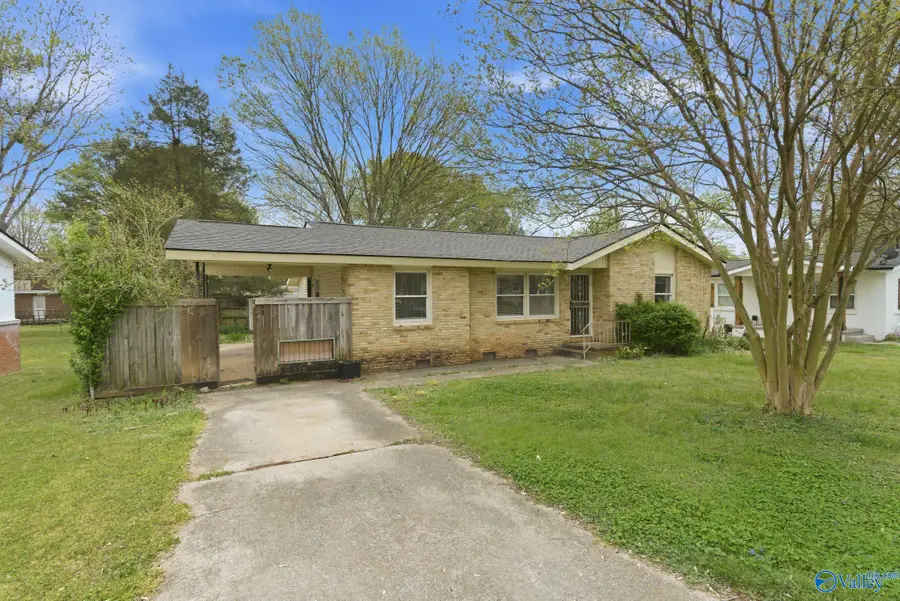 3209 Berkley Street Sw, Huntsville, AL 35805 - #2