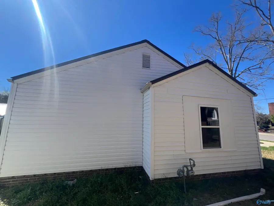 208 S 8th Street, Gadsden, AL 35903 - #3