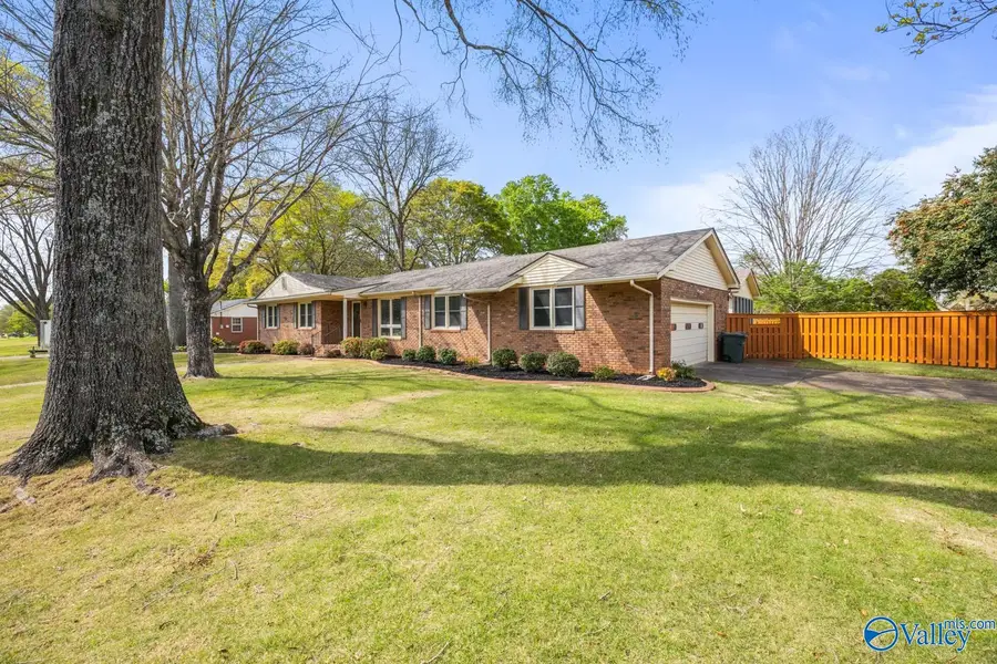 2100 Southpark Boulevard Sw, Huntsville, AL 35803 - #2