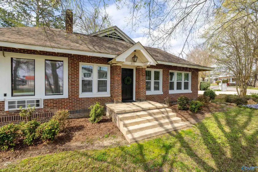411 1st Avenue Sw, Hamilton, AL 35570 - #3