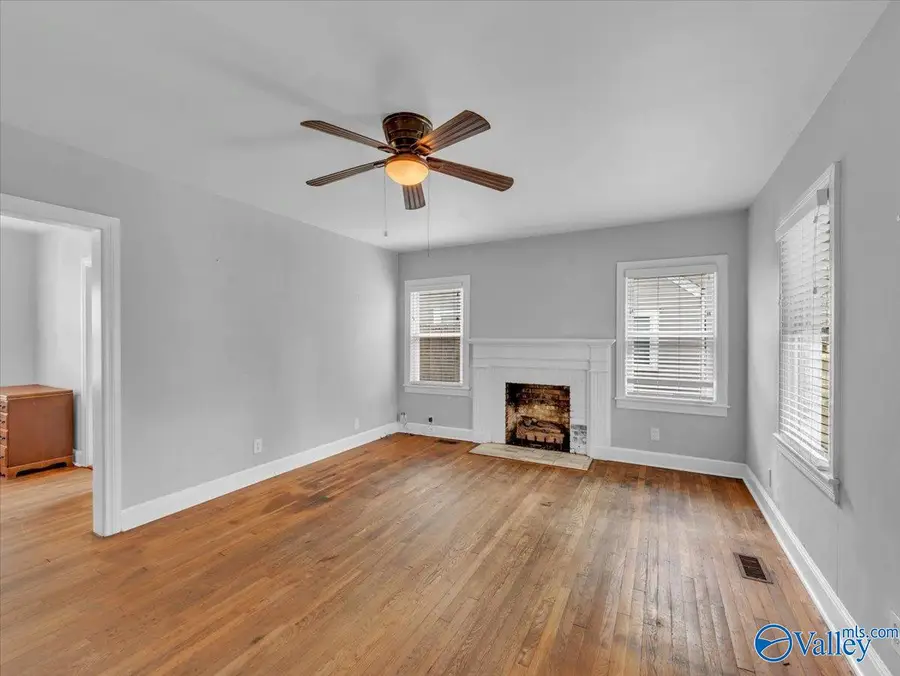 908 8th Avenue Se, Decatur, AL 35601 - #3