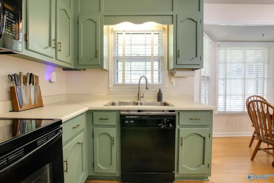 1612 Wilshire Avenue, Decatur, AL 35603 - #3