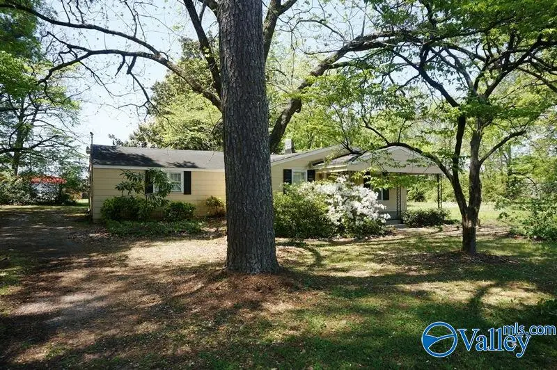 2261 Graham Avenue Sw, Decatur, AL 35601 - #1