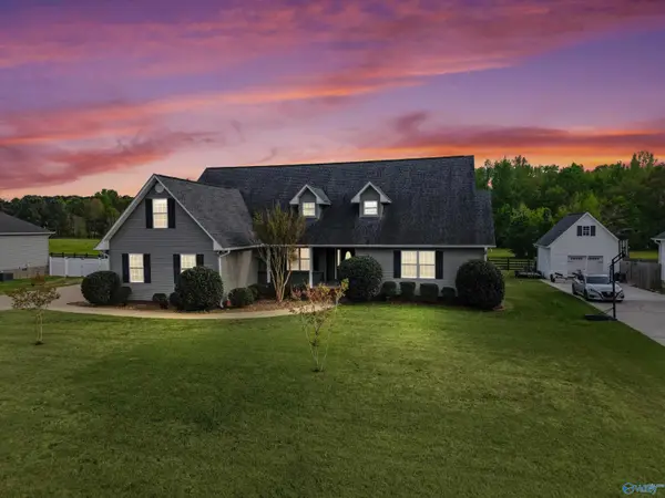 101 Berkshire Lane, Albertville, AL 35950