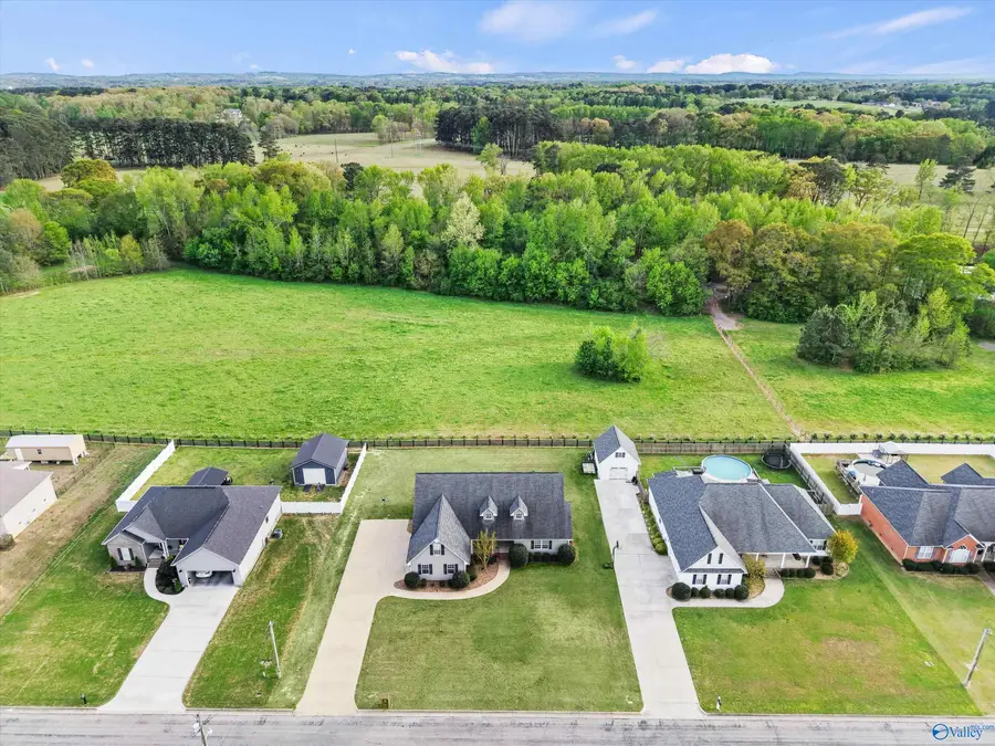 101 Berkshire Lane, Albertville, AL 35950 - #3