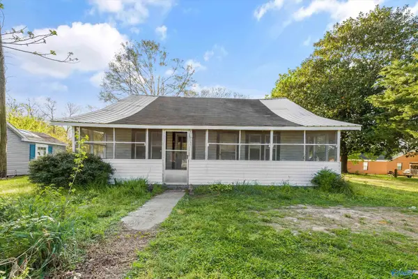 131 College Street, Courtland, AL 35618