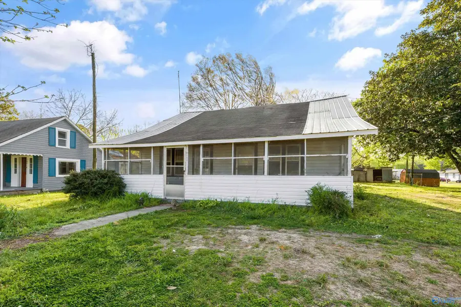 131 College Street, Courtland, AL 35618 - #3