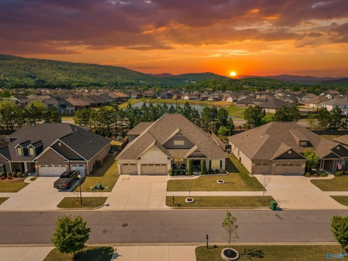 7614 Flint Crossing Circle, Owens Cross Roads, AL 35763 - #1