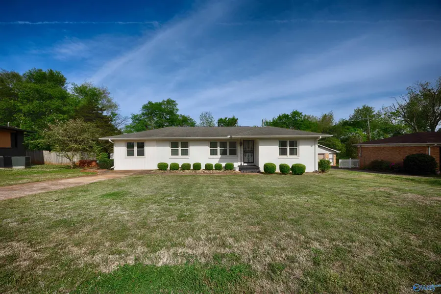 2418 Crestwood Drive Sw, Huntsville, AL 35805 - #3