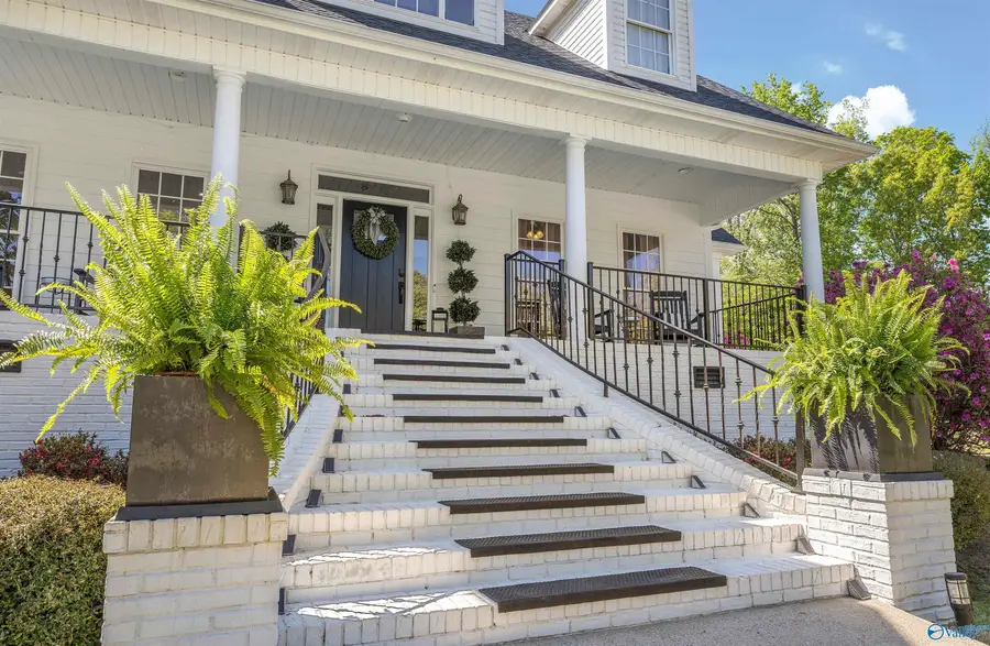 307 Lee Avenue Nw, Hartselle, AL 35640 - #2