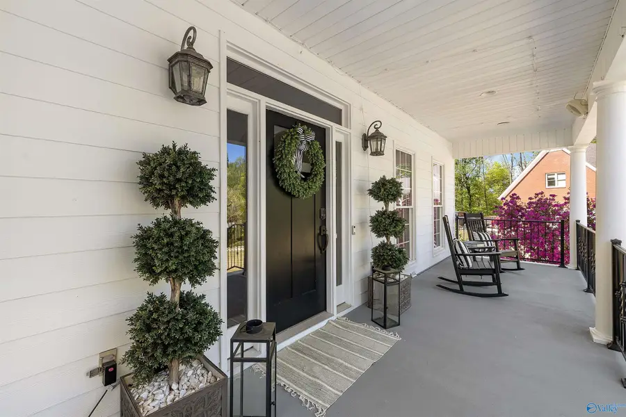 307 Lee Avenue Nw, Hartselle, AL 35640 - #3