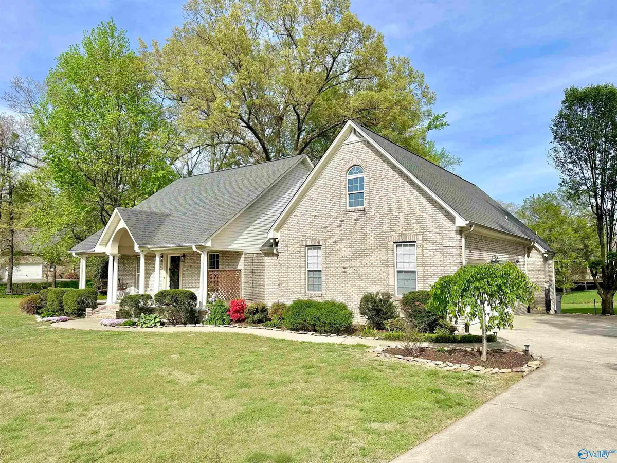 332 Plantation Drive, Killen, AL 35645 - #1