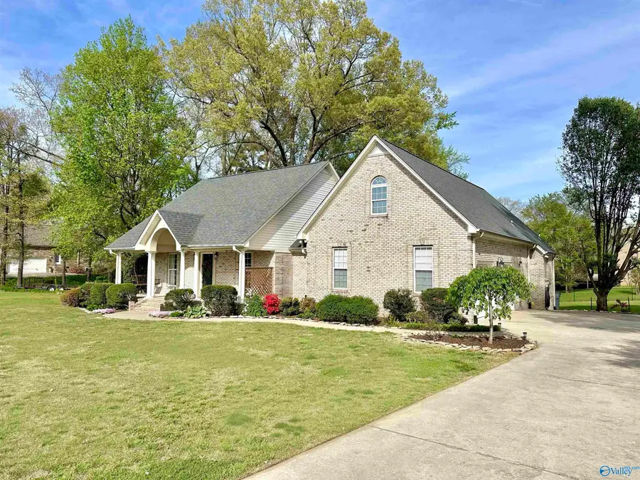 332 Plantation Drive, Killen, AL 35645 - #2