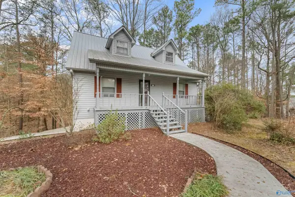 5615 Cherrywood Drive, Guntersville, AL 35976