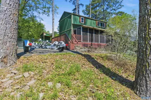 3612 Scottsboro Hwy, Guntersville, AL 35769