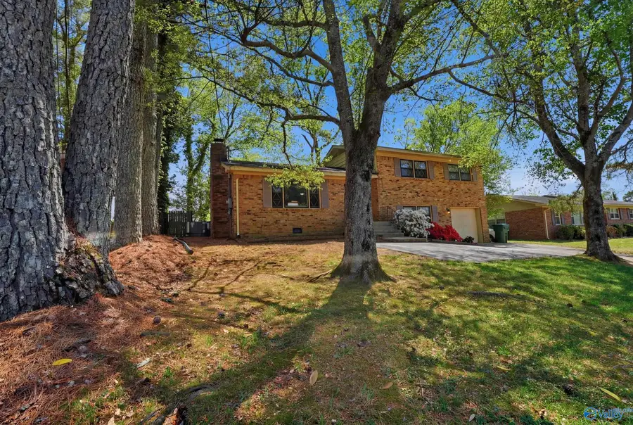 2703 Hilltop Terrace Nw, Huntsville, AL 35810 - #2