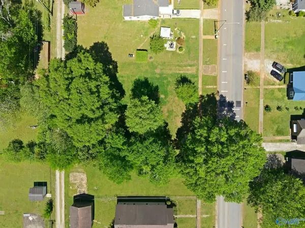 209 Memorial Drive Nw, Decatur, AL 35601