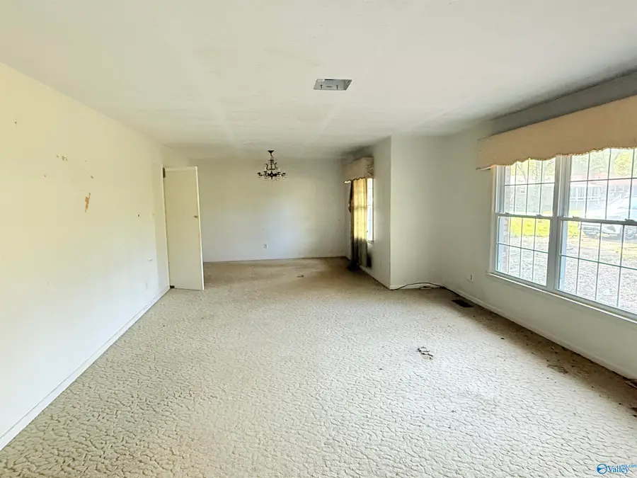 311 4th Avenue Ne, Arab, AL 35016 - #3