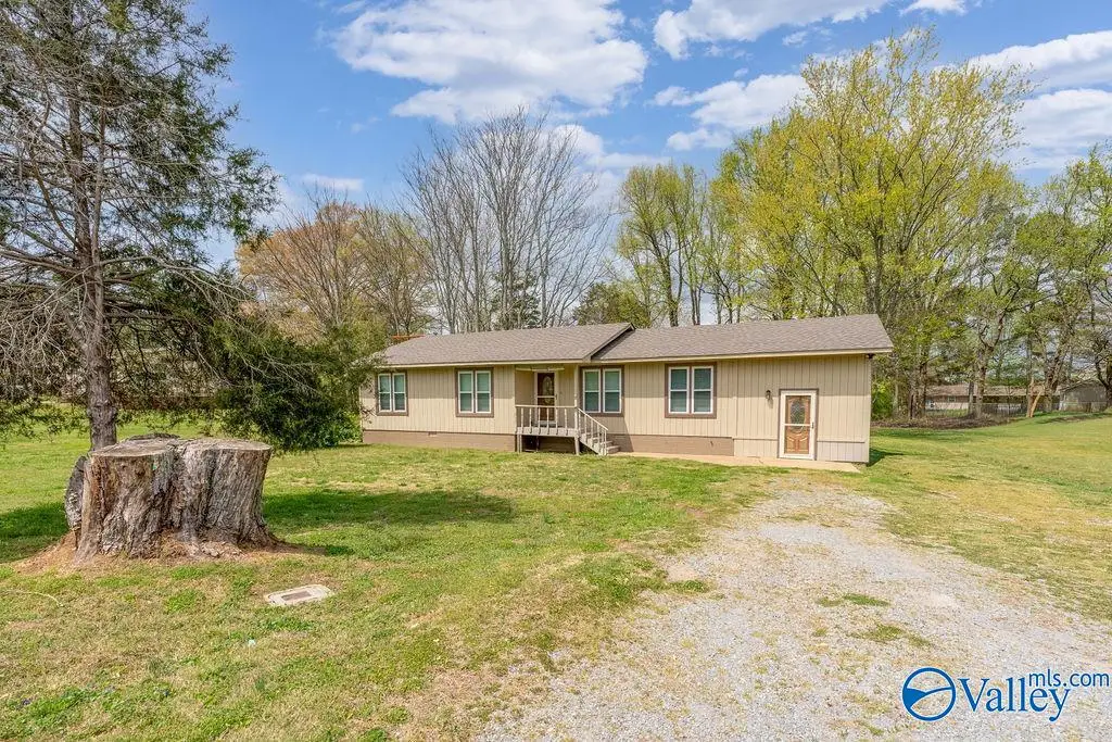 102 11th Street W, Grant, AL 35747 - #1