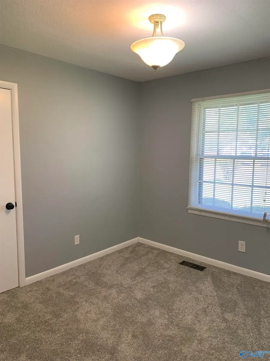 304 Sharon Street, Scottsboro, AL 35768 - #2