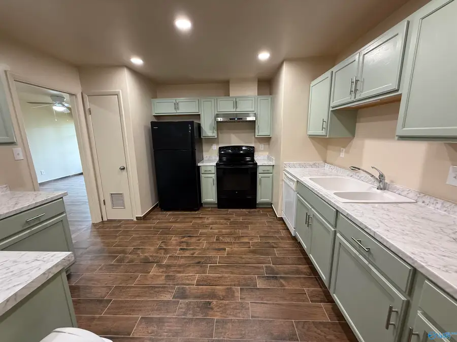 113 Whitney Avenue Ne, Huntsville, AL 35811 - #3